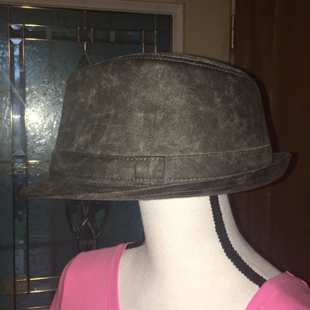 Grey texture color men’s fedora.